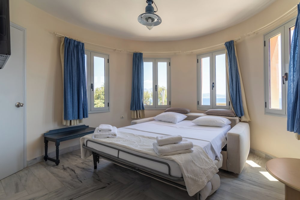 Red Tower Hotel Lefkada — Hotel rooms in Lefkada, Ionian Islands