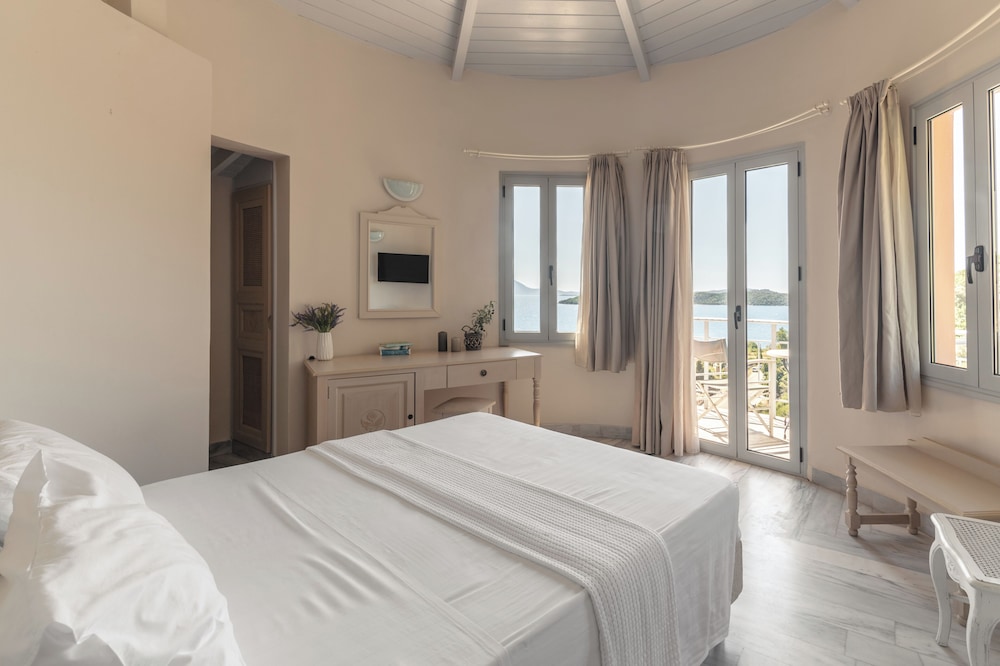 Red Tower Hotel Lefkada — Hotel rooms in Lefkada, Ionian Islands