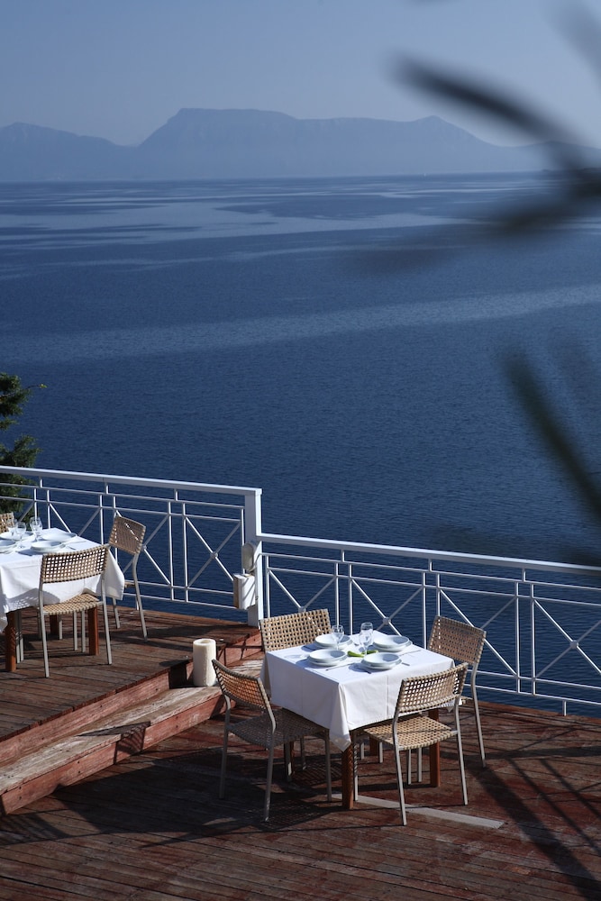 Red Tower Hotel Lefkada — Restaurant & bars in Lefkada, Ionian Islands