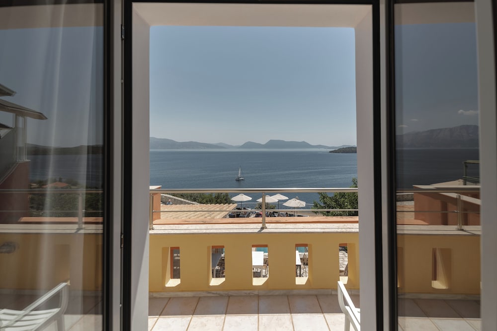 Red Tower Hotel Lefkada — Hotel rooms in Lefkada, Ionian Islands