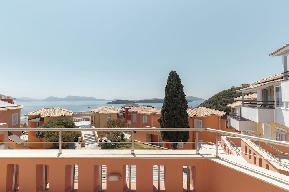 Red Tower Hotel Lefkada — Hotel rooms in Lefkada, Ionian Islands