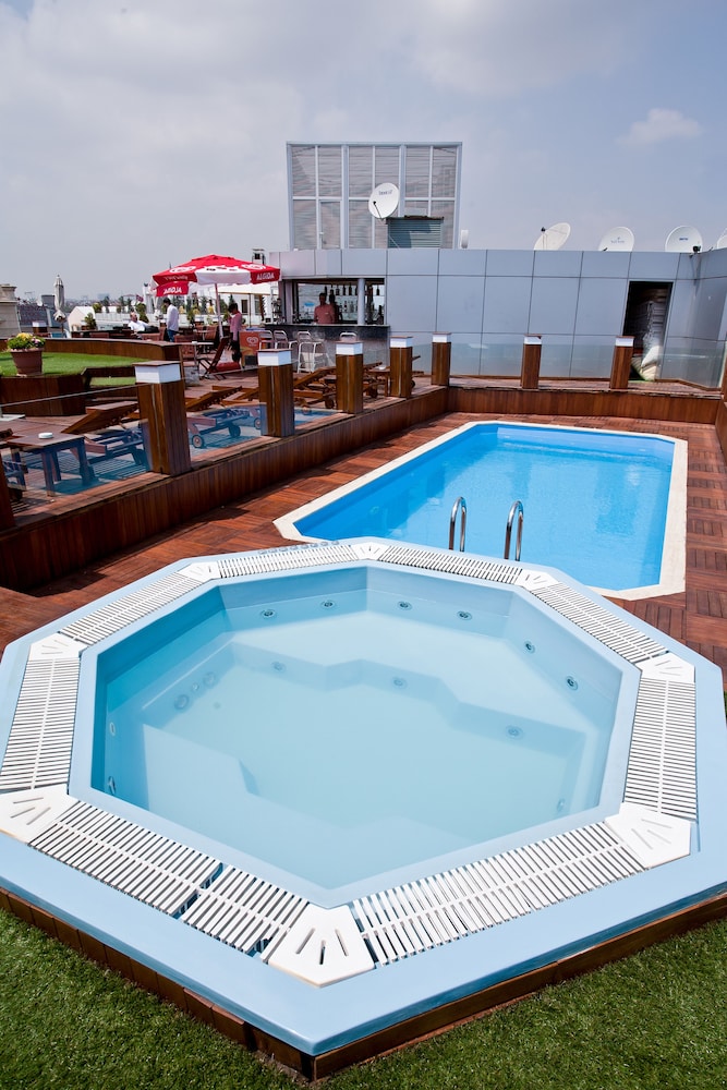 Klas Hotel Istanbul Old City — Swimming pool in Istanbul, Istanbul