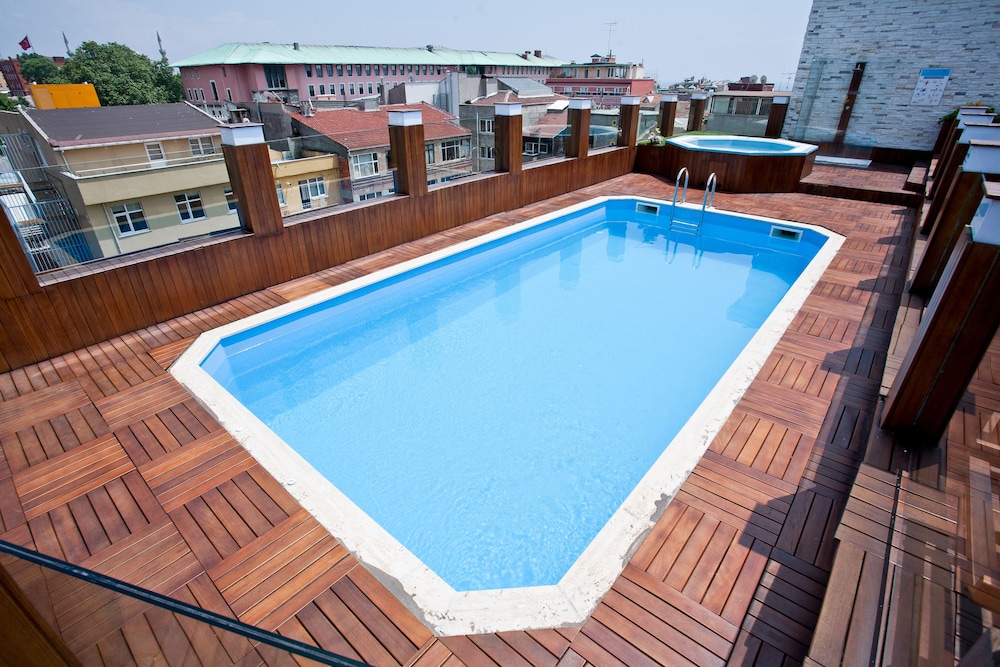 Klas Hotel Istanbul Old City — Swimming pool in Istanbul, Istanbul