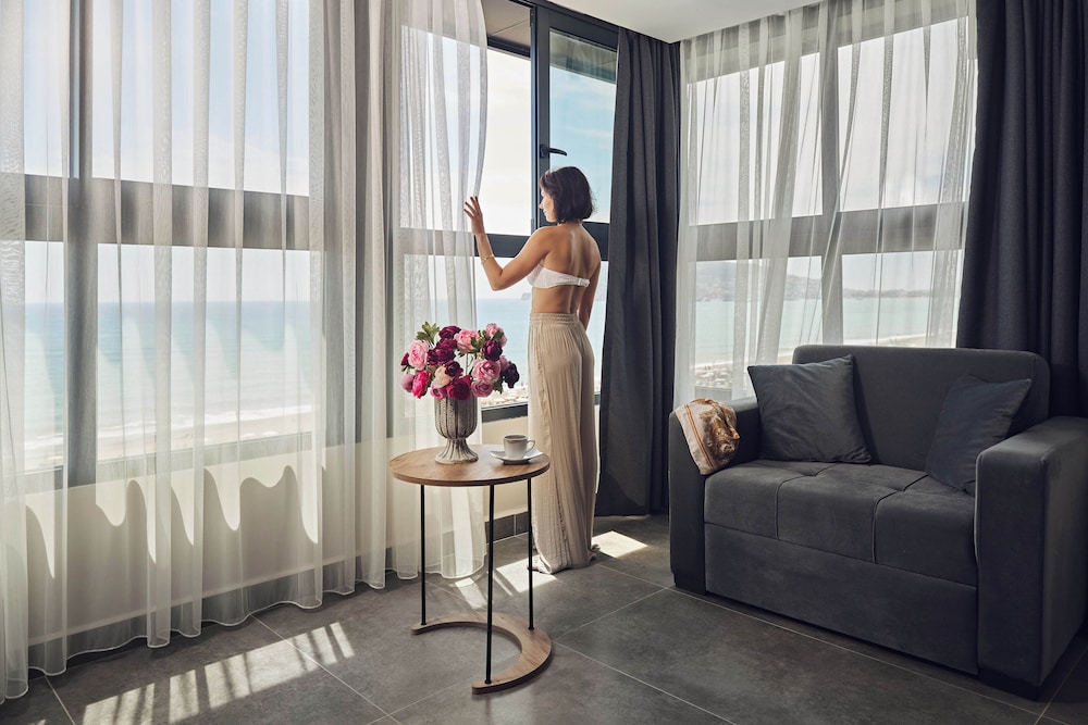 Krizantem Hotel - All Inclusive — Hotel rooms in Alanya