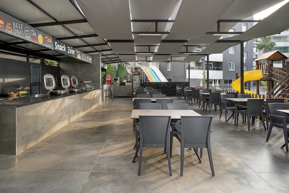 Krizantem Hotel - All Inclusive — Restaurant & bars in Alanya