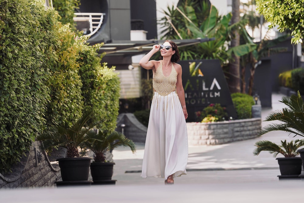 Krizantem Hotel - All Inclusive — Hotel building in Alanya