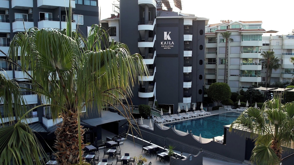 Krizantem Hotel - All Inclusive — Hotel building in Alanya