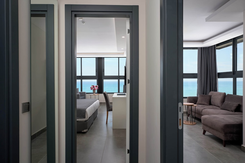 Krizantem Hotel - All Inclusive — Hotel rooms in Alanya
