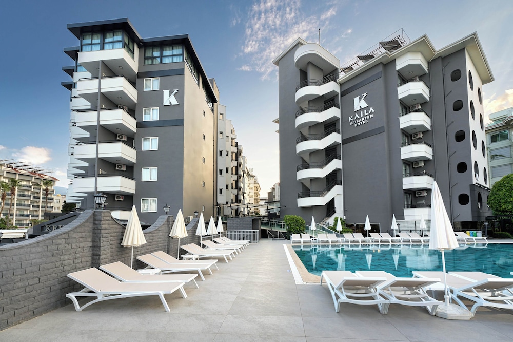 Krizantem Hotel - All Inclusive — Swimming pool in Alanya