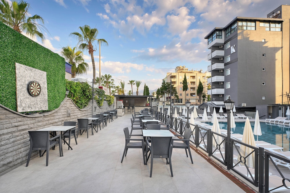 Krizantem Hotel - All Inclusive — Restaurant & bars in Alanya