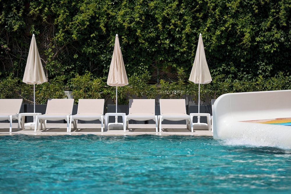 Krizantem Hotel - All Inclusive — Swimming pool in Alanya