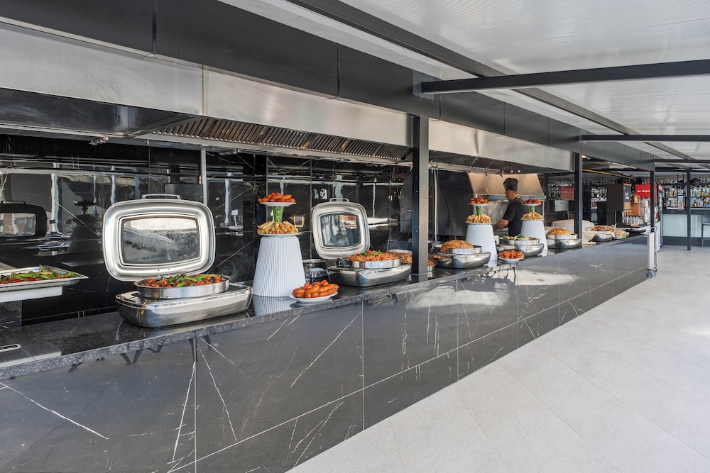 Krizantem Hotel - All Inclusive — Restaurant & bars in Alanya