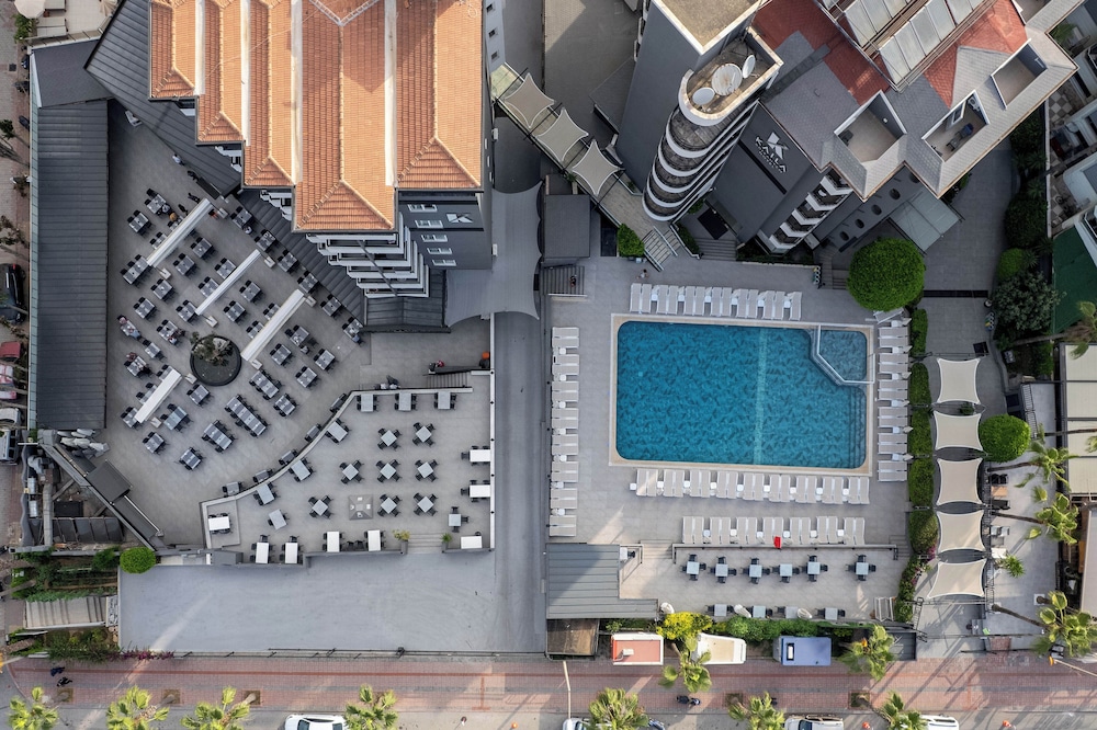Krizantem Hotel - All Inclusive — Hotel building in Alanya