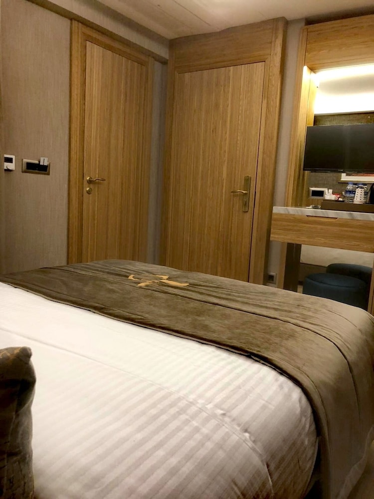 Lady Diana Hotel — Hotel rooms in Istanbul, Istanbul