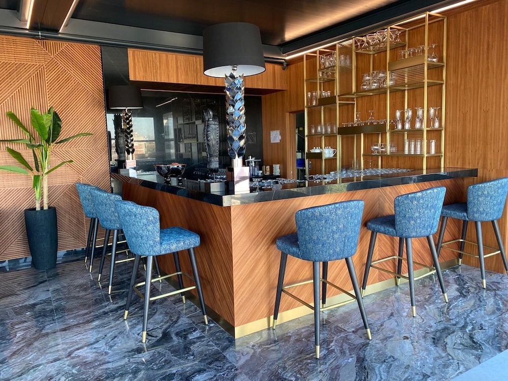 Lady Diana Hotel — Restaurant & bars in Istanbul, Istanbul
