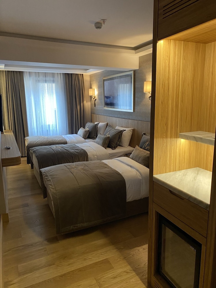 Lady Diana Hotel — Hotel rooms in Istanbul, Istanbul