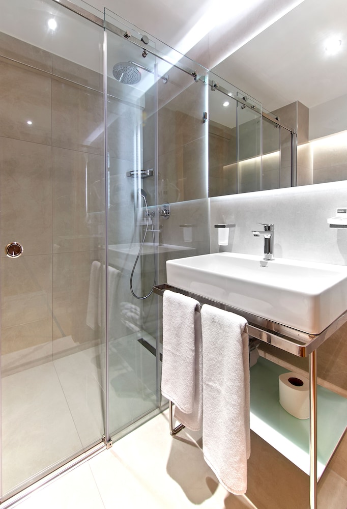 Lady Diana Hotel — Hotel rooms in Istanbul, Istanbul