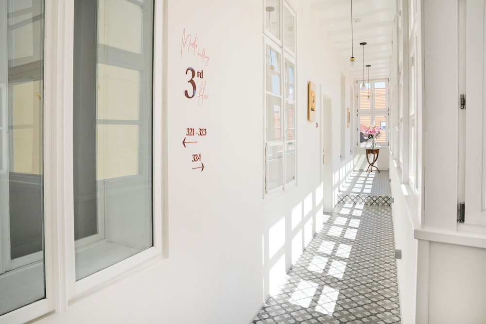 Boutique Hotel BOOKQUET — Hotel building in Prague, Prague