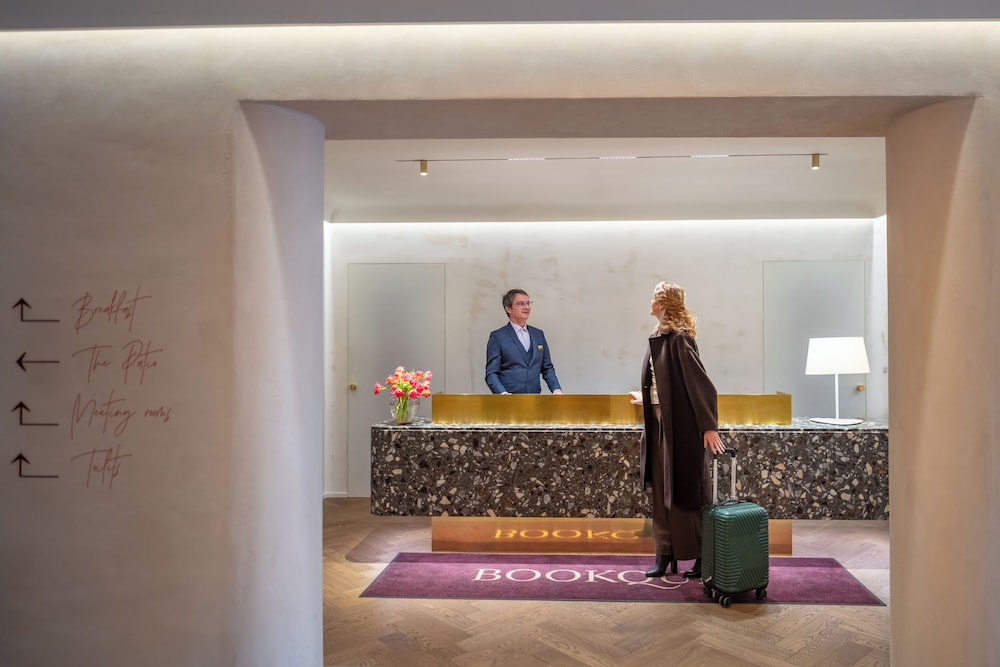 Boutique Hotel BOOKQUET — Hotel building in Prague, Prague