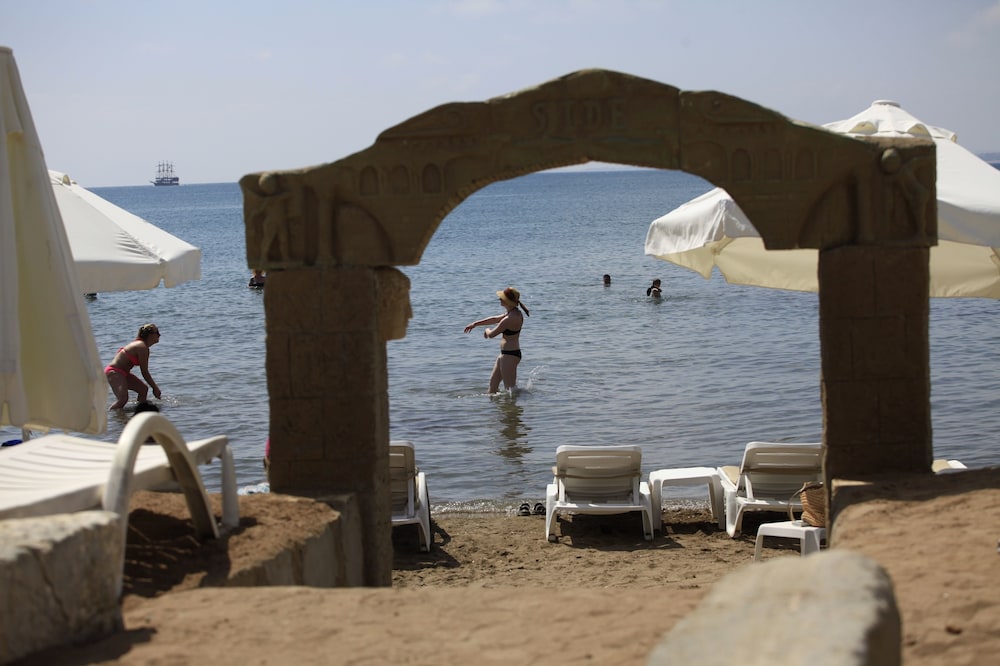 Leda Beach Hotel — Beach in Side
