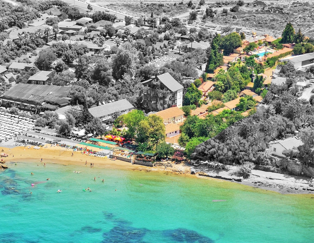 Leda Beach Hotel — Beach in Side