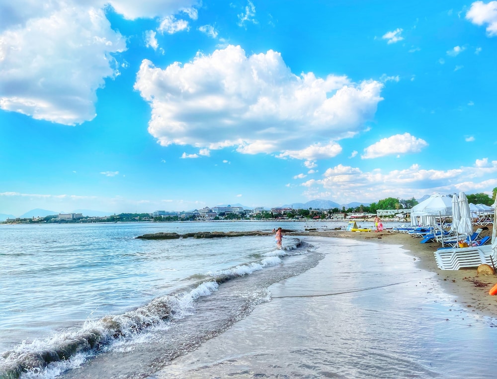 Leda Beach Hotel — Beach in Side