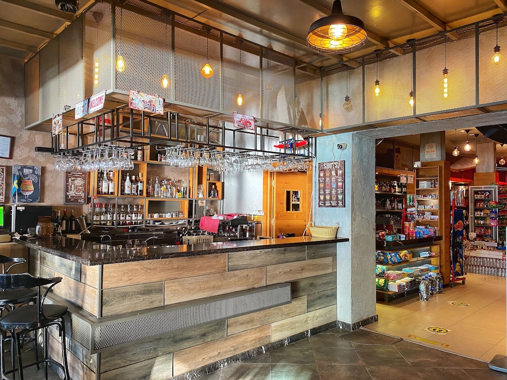 Leda Beach Hotel — Restaurant & bars in Side