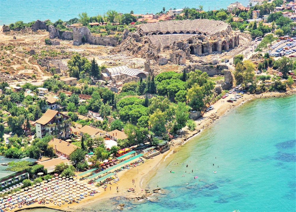 Leda Beach Hotel — Main photo in Side