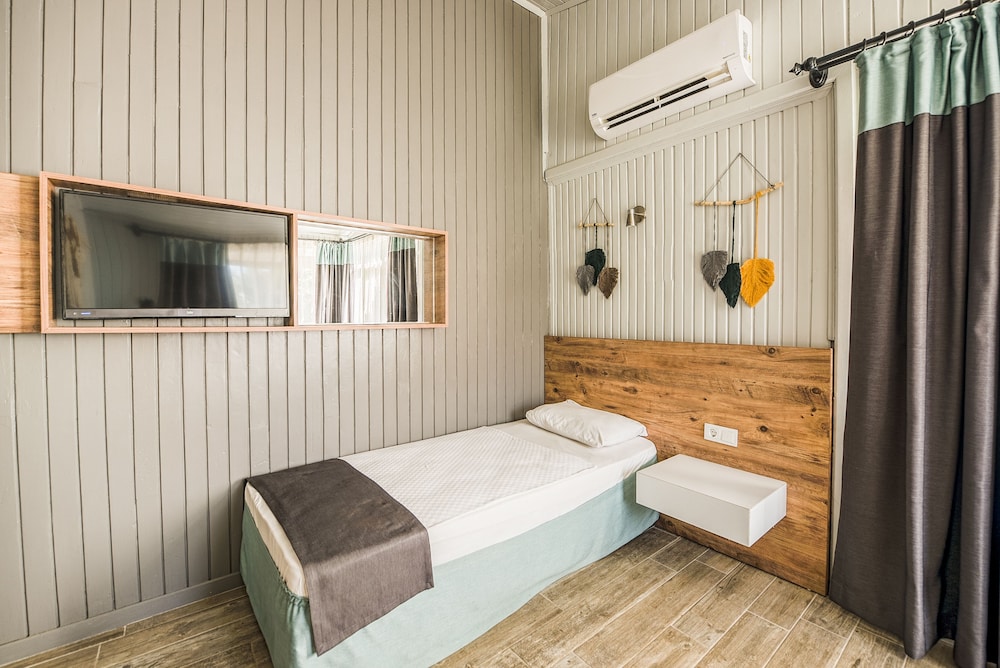 Leda Beach Hotel — Hotel rooms in Side
