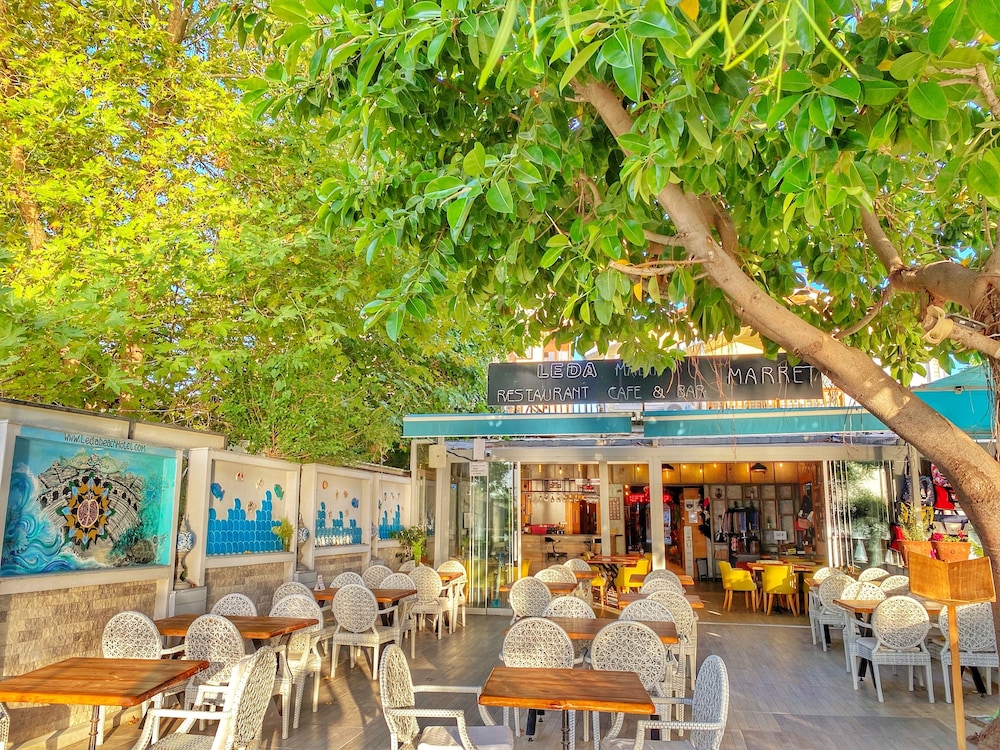 Leda Beach Hotel — Restaurant & bars in Side