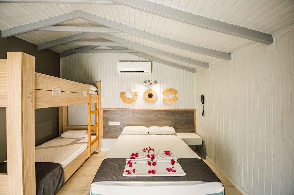 Leda Beach Hotel — Hotel rooms in Side