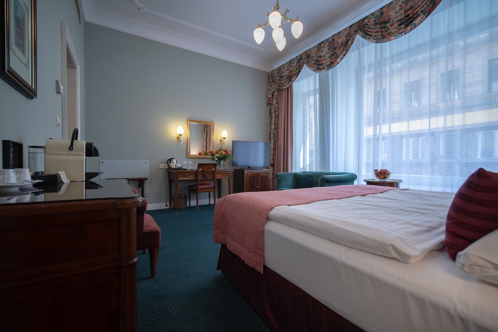 Hotel Liberty — Hotel rooms in Prague, Prague