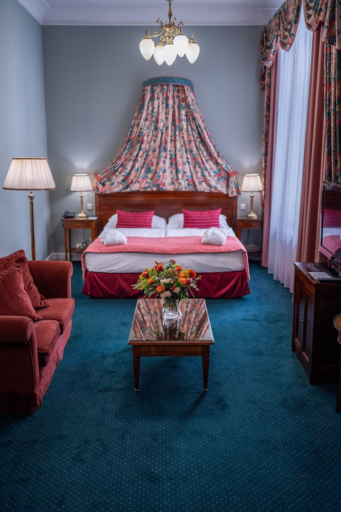 Hotel Liberty — Hotel rooms in Prague, Prague