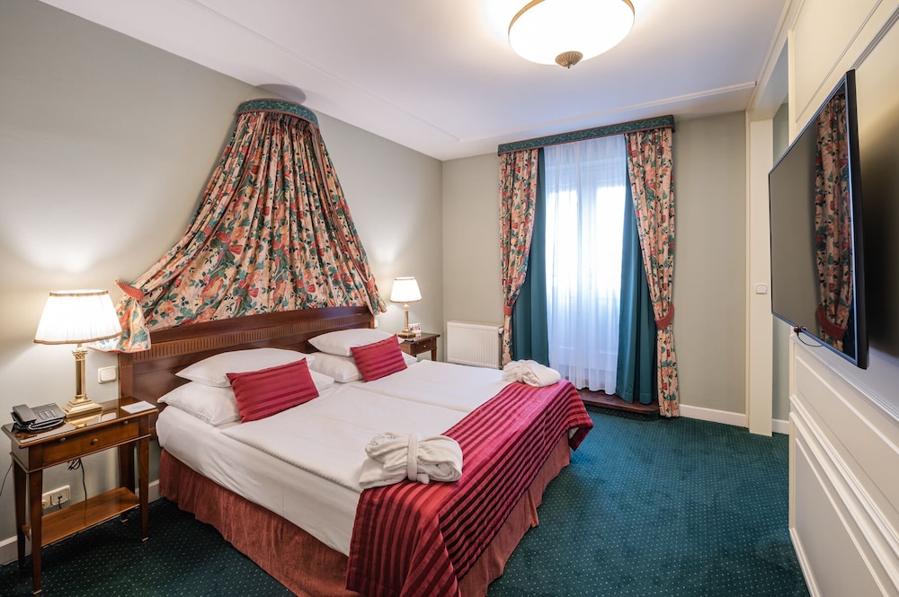 Hotel Liberty — Hotel rooms in Prague, Prague