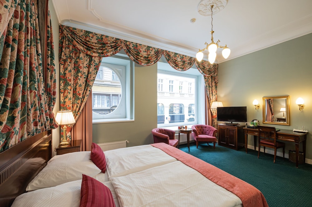 Hotel Liberty — Hotel rooms in Prague, Prague