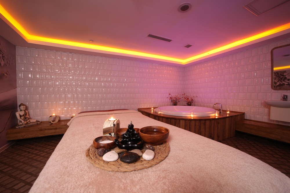 Legacy Ottoman Hotel — Spa in Istanbul, Istanbul
