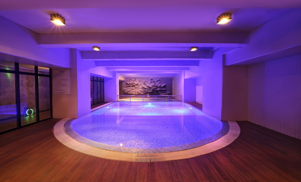 Legacy Ottoman Hotel — Swimming pool in Istanbul, Istanbul