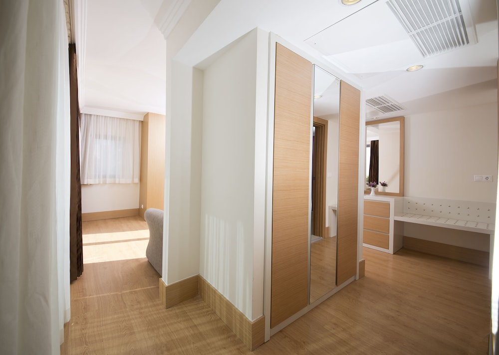 Limak Limra Hotel & Resort — Hotel rooms in Kemer