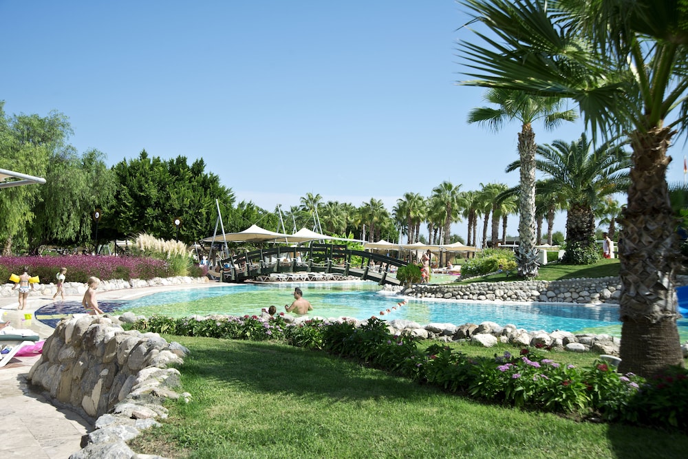 Limak Limra Hotel & Resort — Swimming pool in Kemer