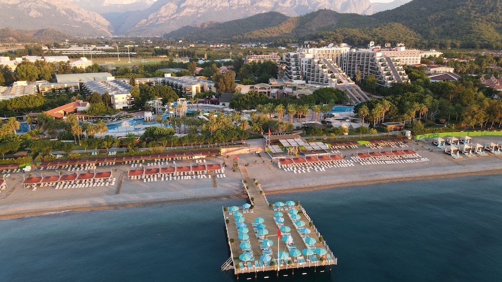 Limak Limra Hotel & Resort — Beach in Kemer