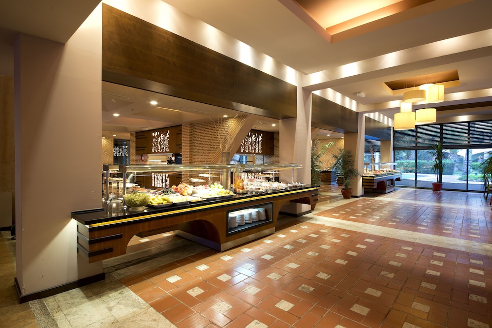 Limak Limra Hotel & Resort — Restaurant & bars in Kemer