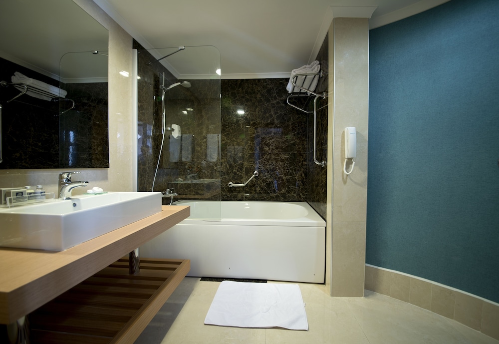 Limak Limra Hotel & Resort — Spa in Kemer