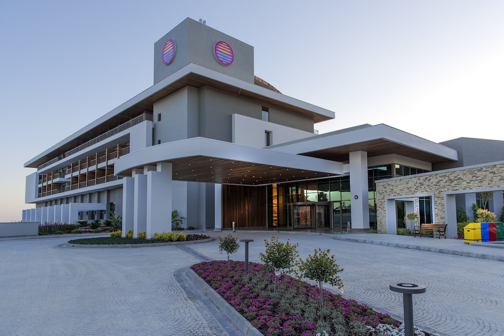 Acanthus Cennet Barut Collection - Ultra All Inclusive — Hotel building in Side