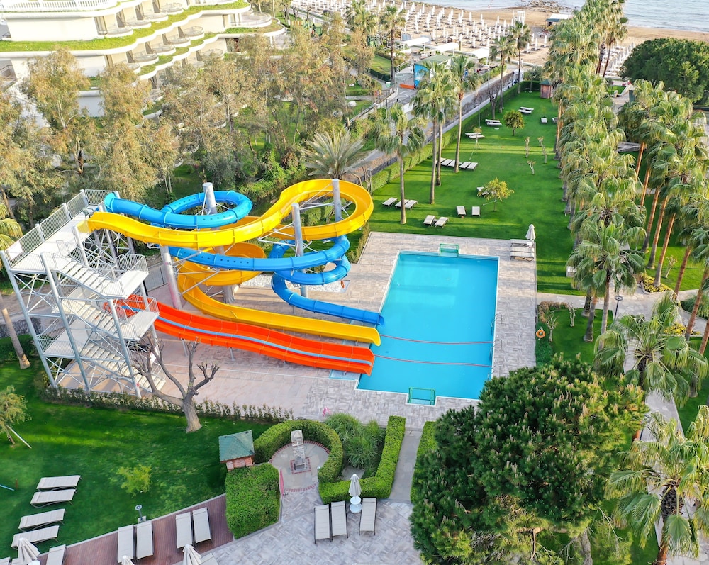 Arum Barut Collection - Ultra All Inclusive — Pool in Side
