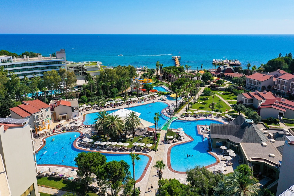 Arum Barut Collection - Ultra All Inclusive — Pool in Side