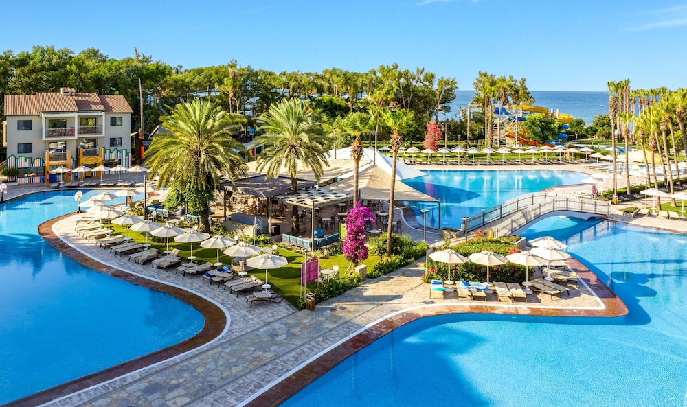 Arum Barut Collection - Ultra All Inclusive — Pool in Side