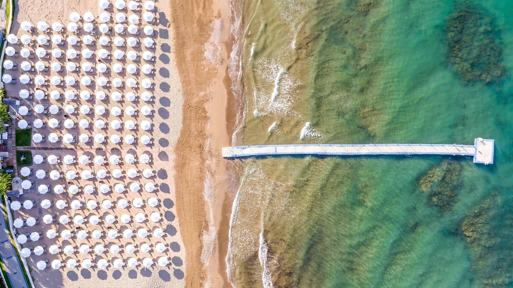 Barut Hemera - Ultra All Inclusive — Beach in Side