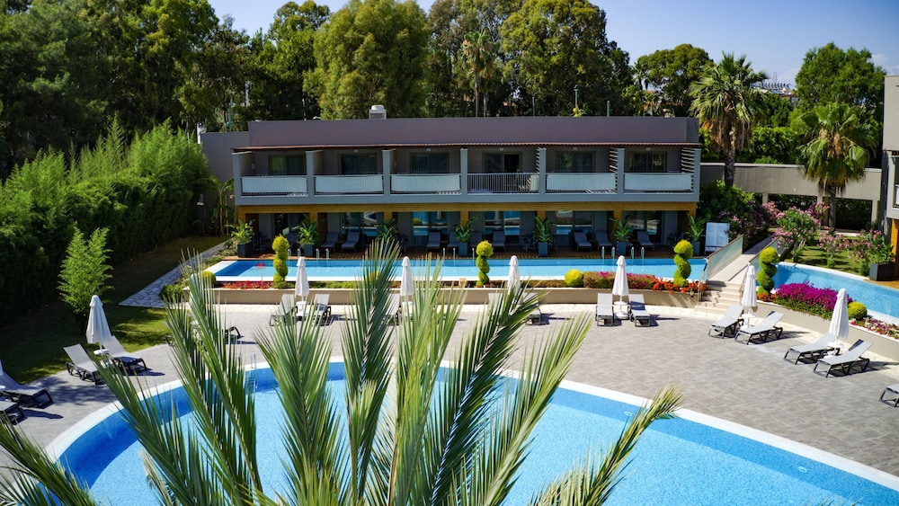 Barut Hemera - Ultra All Inclusive — Hotel building in Side