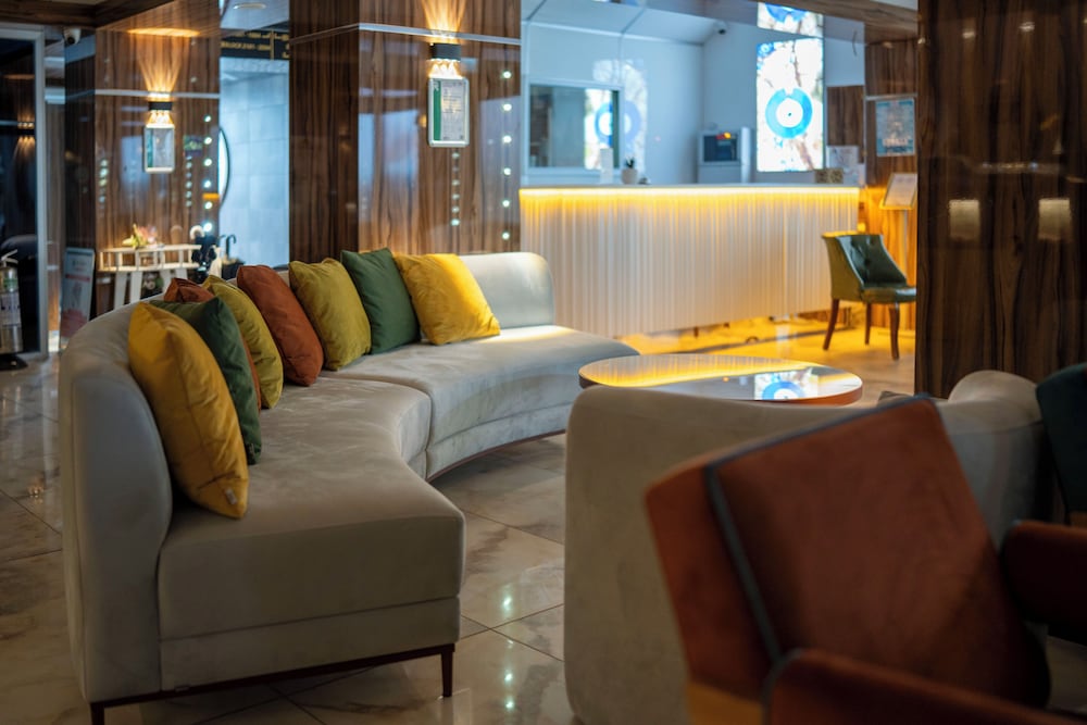 Cleopatra Golden Beach Hotel — Hotel building in Alanya