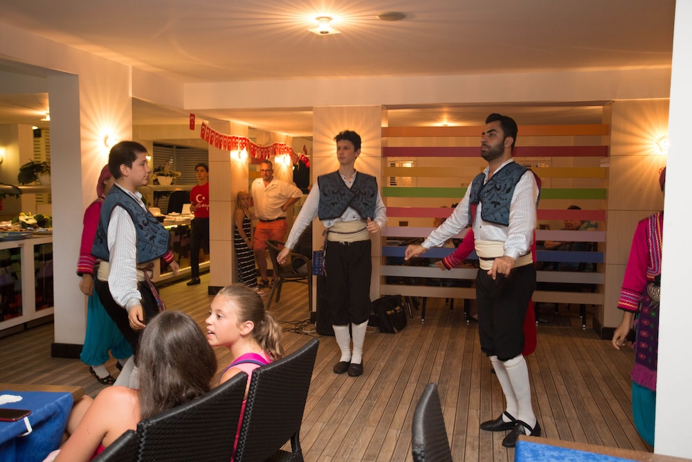 Cleopatra Golden Beach Hotel — Restaurant & bars in Alanya